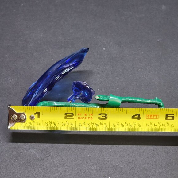 Vintage Handblown Art Glass Leaf Cobalt Blue 5 inch Tall - Picture 3 of 4